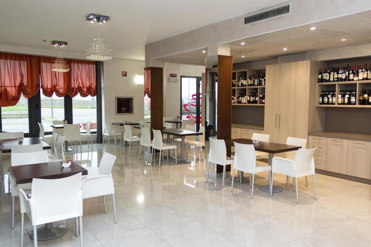 Hotel Don Camillo Brescello Luaran gambar